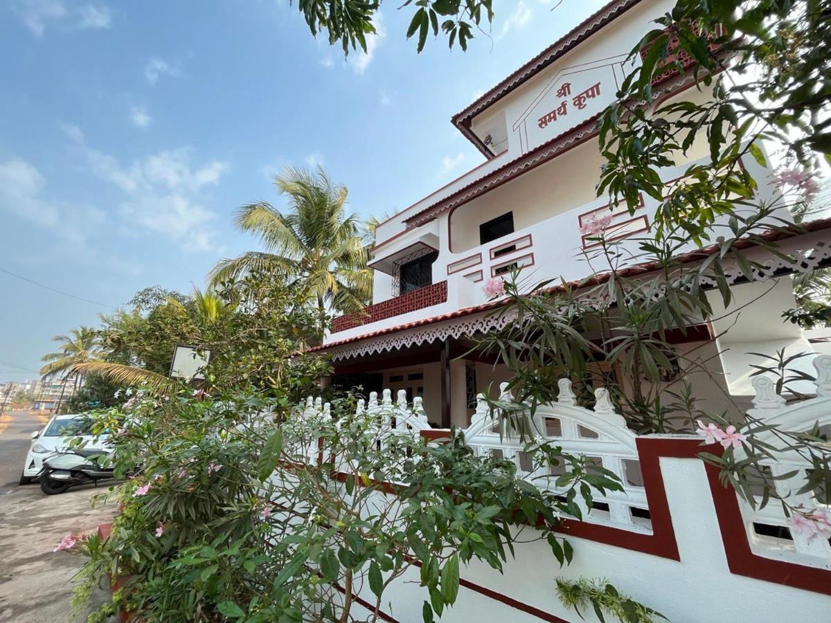 Gayatri Homestay Ratnāgiri Buitenkant foto