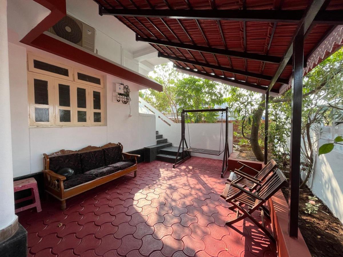 Gayatri Homestay Ratnāgiri Buitenkant foto